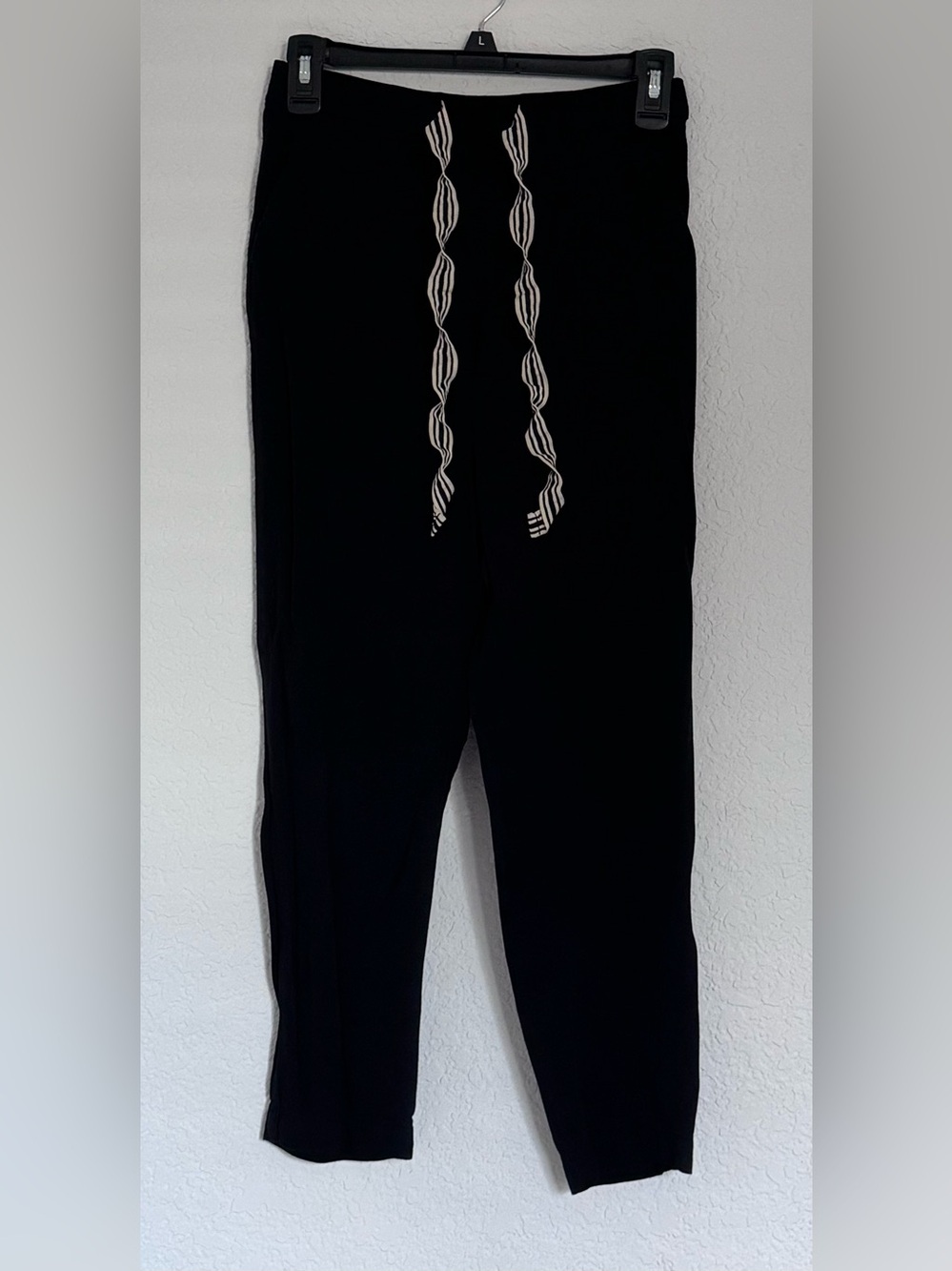 Mango MNG
Women's Flowy Jogger Pants with Tie, Black size XXS